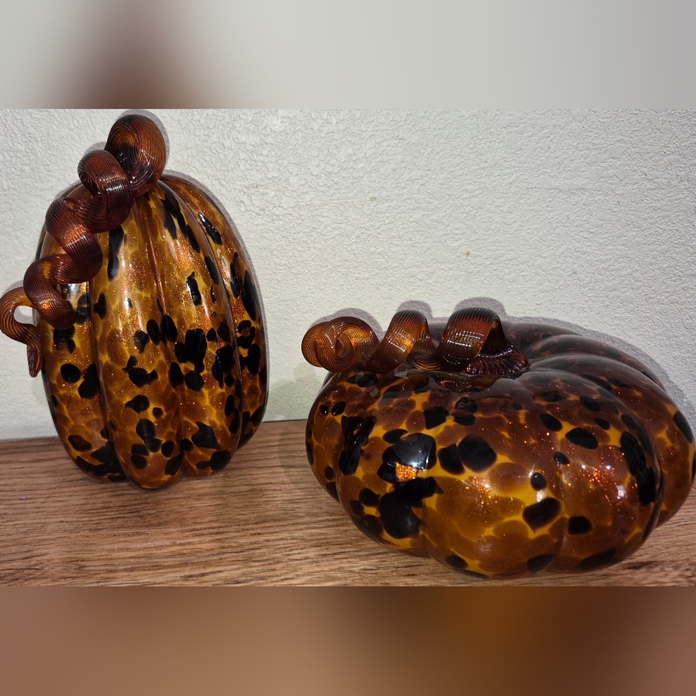 Set of 2 Art Glass Pumpkins
